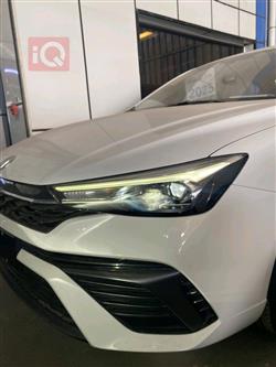 ئێم جی 5 پڵەس